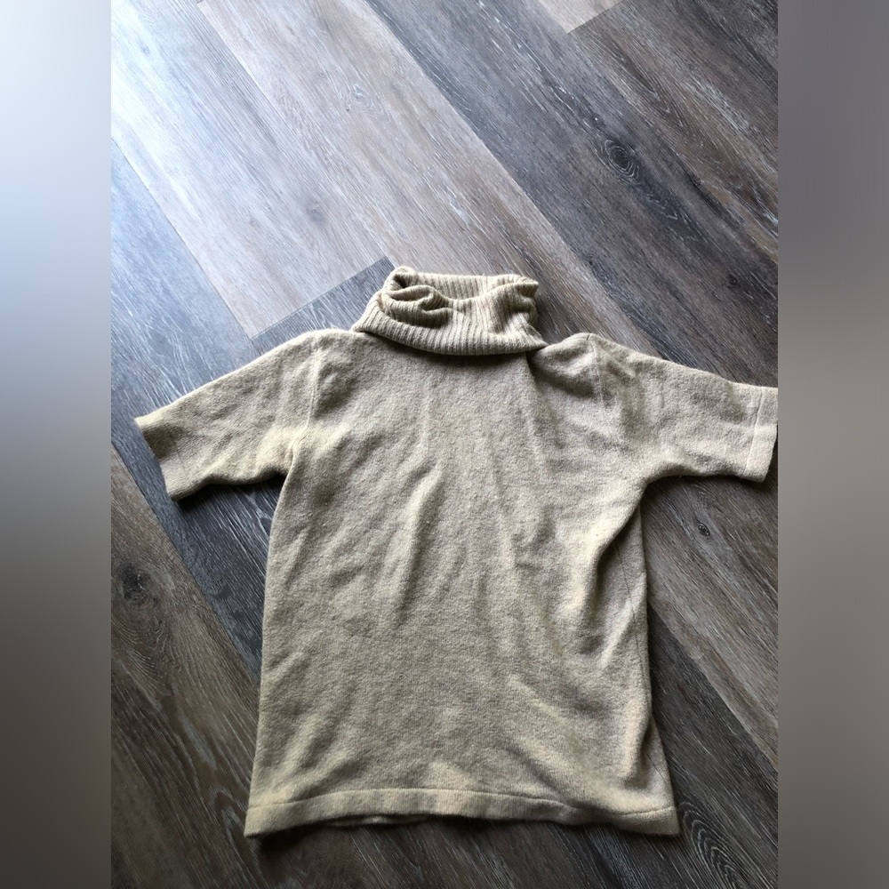 Beige Elbow Length Sleeve Turtleneck Sweater Size Small
